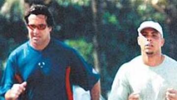 <b>CUIDA SU FIGURA</b>. Ronaldo disfruta del verano con sus amigos sin descuidar su figura. Sale a correr con su amigo Rodrigo Paiva y participa de la vida social brasileña con mucha moderación.