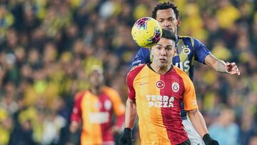 Falcao of Galatasaray SK in front of Jailson of Fenerbahce SK  during Fenerbah&Atilde;&sect;e against Galatasaray on &Atilde;&frac14;kr&Atilde;&frac14; Saracolu Stadium, Istanbul, Turkey on February 23, 2020. (Photo by Ulrik Pedersen/NurPhoto via Getty Images)