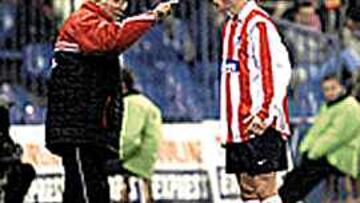 CUENTA CON ÉL. Luis Aragonés confía en que Fernando Torres realice un gran encuentro hoy.