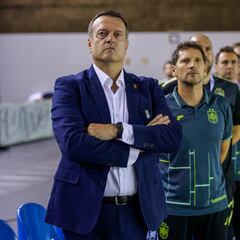 Velasco desvela su lista para sus dos primeros partidos oficiales con España