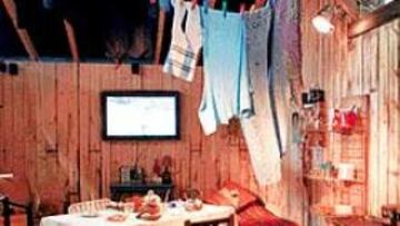 <b>TODO MARADONA.</B> Reproducción del primer hogar del ex futbolista.