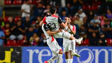 Carlos Emilio Orrantia celebrates his goal 0-1 of Atlas during the 16th round match between Queretaro and Atlas as part of the Liga BBVA MX, Torneo Clausura 2025 at La Corregidora Stadium, on April 16, 2025 in Santiago de Queretaro, Mexico.