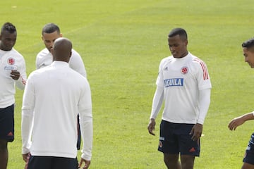 El equipo de Héctor Cárdenas tuvo su última práctica en El Campín de Bogotá antes de viajar a España para el amistoso ante Arabia Saudita.