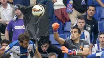 Bravo hace una parada.