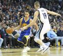 Curry (38-10) conquista Memphis y da otro paso más hacia el MVP