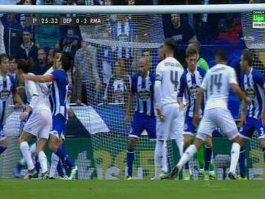El Depor reclamó falta de Bale en el segundo gol de Cristiano