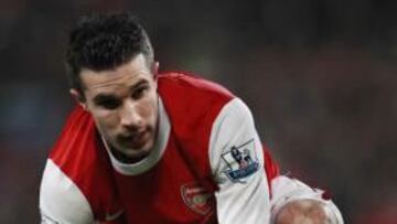 Van Persie finalmente no podrá jugar ante el Barça