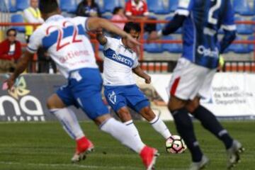 Futbol, Huachipato vs Universidad Catolica.
Campeonato de Clausura 2016/17
El jugador de Universidad Catolica, Carlos Espinosa, izquierda derecha centro, marca su gol contra Huachipato durante el partido de primera division en el estadio Cap en Talcahuano, Chile.
07/05/2017
Paul Plaza/Photosport*****

Football, Huachipato vs Universidad Catolica.
Clousure Championship 2016/17
Universidad Catolica's player Carlos Espinosa, left right center, scores his goal against Huachipato during the first division football match held at the Cap stadium in Talcahuano, Chile.
07/05/2017
Paul Plaza/Photosport