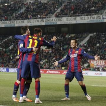 Los jugadores celebran el 0-6 de Pedro.