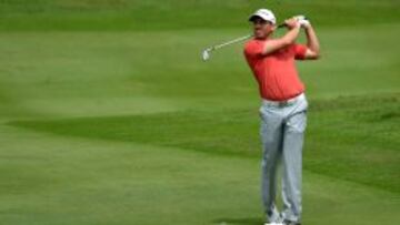 Sergio Garcia durante el hoyo 18 del CIMB Asia Pacific Classic golf.