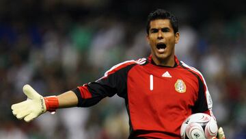 SOCCER/FUTBOL
WORLD CUP QUALIFIERS 2010
MEXICO VS HONDURAS
MEXSPORT DIGITAL IMAGE
20 August 2008: Action photo of Oswaldo Sanchez of Mexico, during World Cup 2010 qualifiers game held at Mexico city./Foto de accion de Oswaldo Sanchez de Mexico, durante juego eliminatorio para la Copa del Mundo 2010 celebrado en la ciudad de Mexico. MEXSPORT/REFUGIO RUIZ