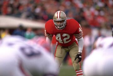 El ex safety de los San Francisco 49ers, Los Angeles Raiders, New York Jets y Kansas City Chiefs, sufrió una fractura del dedo meñique en 1985 después de realizar una tackleada. El jugador fue sacado del terreno de juego y tomó la decisión de que le amputaran el dedo para poder regresar al emparrillado. 