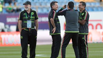 El coach mental que est&aacute; viviendo sus &uacute;ltimos d&iacute;as con el Tri se despidi&oacute; del K&aacute;iser para emprender su viaje a la Real Sociedad.