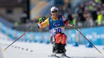 CORTINA D'AMPEZZO (ITALIA), 13/03/2026.- El vizcaíno Higinio Rivero concluyó este viernes decimosexto la persecución sprint de biatlón, su mejor resultado en la cuarta prueba que disputa en los Juegos Paralímpicos de Milán Cortina, en los que se ha convertido en el primer español de la historia en competir en tres deportes. Rivero, de 43 años, completó el recorrido en un tiempo de 13:08.9, alejado de los tres puestos de honor de las medallas que ocuparon el kazajo Yerbol Khamitov (9:39.0), oro; el ucraniano Taras Rad (10:00.5), plata; y el chino Zixu Liu (10:11.5), bronce. EFE/OIS/Davide Garbelli/SOLO USO EDITORIAL/SOLO DISPONIBLE PARA ILUSTRAR LA NOTICIA QUE ACOMPAÑA (CRÉDITO OBLIGATORIO)