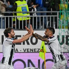 La Juve evita el desastre