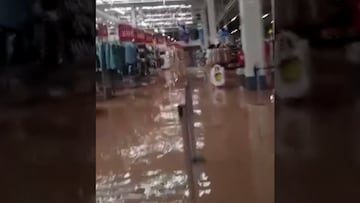Totalmente inundado: un supermercado sufrió con la lluvia y el video ya es viral