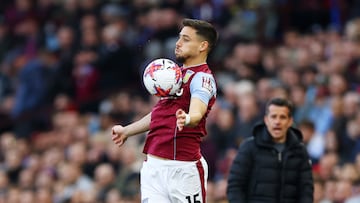 Álex Moreno, con el Aston Villa.