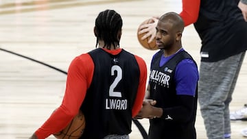 CHICAGO, ILLINOIS - FEBRUARY 15: Kawhi Leonard of the Los Angeles Clippers (L) meets with Chris Paul of the Oklahoma City Thunder during 2020 NBA All-Star - Practice &amp; Media Day at Wintrust Arena on February 15, 2020 in Chicago, Illinois. NOTE TO USER: User expressly acknowledges and agrees that, by downloading and or using this photograph, User is consenting to the terms and conditions of the Getty Images License Agreement.   Jonathan Daniel/Getty Images/AFP
 == FOR NEWSPAPERS, INTERNET, TELCOS &amp; TELEVISION USE ONLY ==