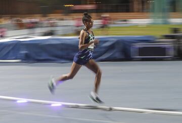 Letesenbay Gidey batió el récord del mundo de 5000 en Valencia.










 ATLETISMO 