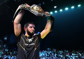 Makhachev abre la puerta a pelear con Topuria en la Casa Blanca