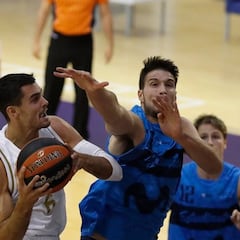 El Madrid supera con solvencia el estreno de Abalde y Alocén