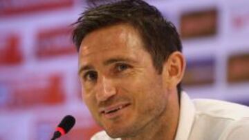 Frank Lampard tira de galones y aplaca el 'debate Rooney'