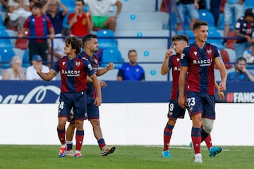 El joven jugador levantinista siempre hace cosas especiales. Esta última jornada, además, hizo un gol en el que demostró su clase y su buen hacer.