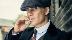 Cillian Murphy no es fumador pero está constantemente con un cigarillo en ‘Peaky Blinders’, ¿cómo lo hace?