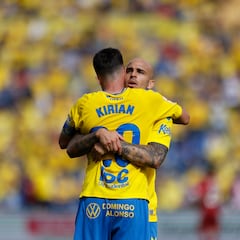 El sentimiento de pertenencia une la lucha de Las Palmas y Valencia