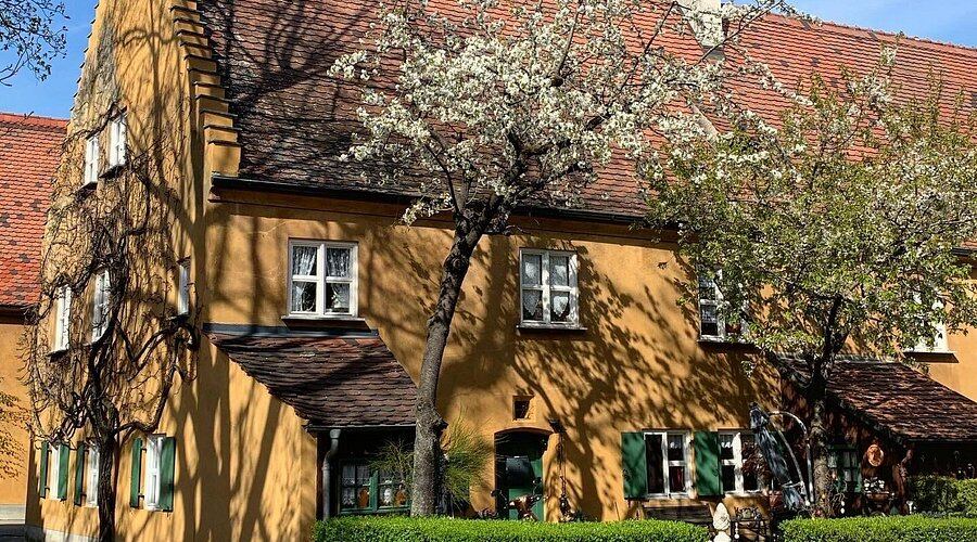 La lista de espera para optar a una de estas viviendas es de años.