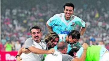 <b>FESTEJOS. </b>El equipo romano celebra su victoria tras el triunfo sobre el Inter.