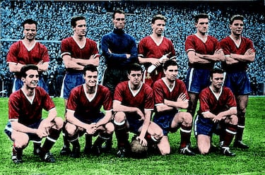 El mundo del fútbol quedó conmocionado por el accidente aéreo de la expedición del Manchester United en Múnich. Ocurrió el jueves 6 de febrero de 1958. El club de Mánchester regresaba de disputar los cuartos de final de la Copa de Europa de la temporada 1957-1958 frente al Estrella Roja. El Manchester United esa temporada era un serio candidato a ganar todos los títulos. De los 18 jugadores que viajaban, siete murieron en el acto, y 15 días después del accidente, el joven centrocampista de 21 años Duncan Edwards. Entre los supervivientes estuvieron el entrenador Matt Busby, Bobby Charlton, Jackie Blanchflower, Denis Viollet... Realmente ilesos, sólo resultaron dos, el meta norirlandés Henry Harry Gregg y el defensa Bill Foulkes. 