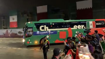 Así recibieron los aficionados mexicanos el autobús del seleccionado en Qatar