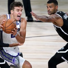 Noche loca: Bogdanovic deja plantados a los Bucks, Curry y Danny Green a los Sixers...