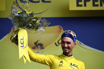 Julian Alaphilippe arrebató a Mike Teunissen el maillot amarillo en la tercera etapa del Tour de Francia 2019 con recorrido entre Binche y Éperbay. 