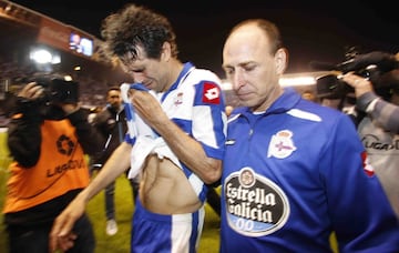 El ¡®mago de Arguinegu¨ªn¡¯ ha sido uno de los jugadores m¨¢s queridos en el f¨²tbol espa?ol. Sin embargo, Deportivo y Las Palmas han sido los equipos que m¨¢s lloraron el adi¨®s del mediapunta. Primero, los gallegos en la temporada 2012-2013. El canario dec¨ªa adi¨®s al equipo que le hab¨ªa dado m¨¢s fama con el apoyo de Riazor. Con el equipo de su tierra, Gran Canaria, puso adi¨®s definitivamente a su carrera de futbolista rodeado de admiradores.