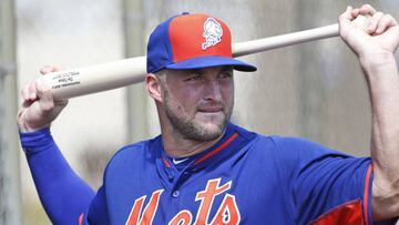 Tim Tebow tuvo su primera práctica con los Mets.