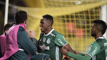 Yerry Mina se lesiona en el triunfo de Palmeiras ante Avai