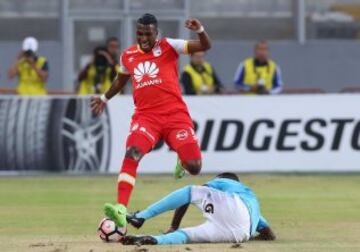 El campeón de Colombia ganó 2-0 con goles de Arango y Plata.