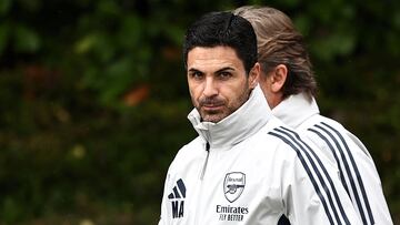 Arsenal's Spanish manager Mikel Arteta arrives to take part in a team training session at the Arsenal Training centre in London Colney, north of London, on October 20, 2025, on the eve of their UEFA Champions League league phase football match against Atletico Madrid. (Photo by HENRY NICHOLLS / AFP)