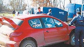 <b>ENTRENAMIENTOS. </b>Pons ya ha probado el Peugeot en Francia.
