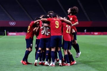 Australia 0-1 España | Asensio puso un centro desde la derecha y el capitán, entre una maraña de australianos, remató para poner el balón en el segundo palo.