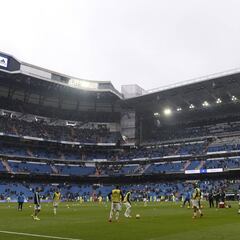 El Bernabéu se cansa: pitos al VAR, cánticos de "todo OK, José Luis" y en contra de Mateu Lahoz