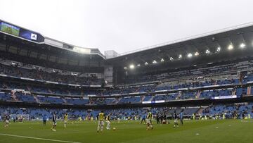 El Bernabéu se cansa: pitos al VAR, cánticos de "todo OK, José Luis" y en contra de Mateu Lahoz