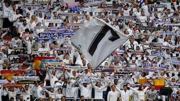 Los integrantes de la Grada de Animación del Bernabéu.