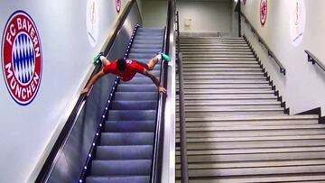 Superman James: así salta un superhéroe a la cancha