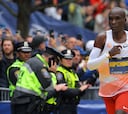 Kipchoge: “No fue mi día, pero no me mató, me hizo más fuerte”