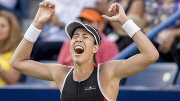 La tenista española Garbiñe Muguruza celebra tras vencer a la húngara Timea Babos durante la final del Abierto de Tenis de Monterrey.