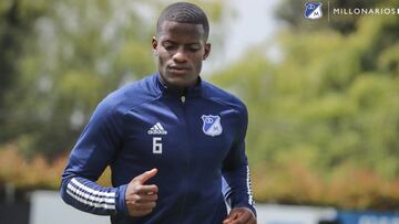 Andrés Felipe Román, lateral de Millonarios, inició su trabajo especial en la sede deportiva del equipo. El jugador realizará un desacondicionamiento