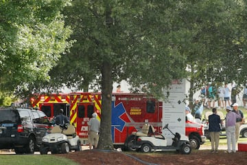 Una tormenta eléctrica paró el juego en el East Lake Golf Club de Atlanta, el campo en el que se disputa el Tour Championship, la final de la millonaria FedEx Cup. Un rayo cayó sobre un árbol, que se incendió y provocó que varios espectadores resultaran heridos. Varias ambulancias se dirigieron al lugar del suceso, aunque, según la NBC, no correrían peligro las vidas de ninguno de los afectados.